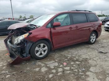  Salvage Toyota Sienna