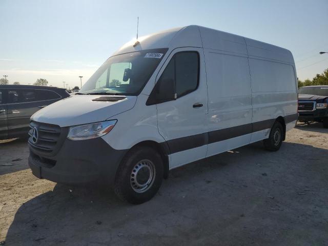  Salvage Mercedes-Benz Sprinter