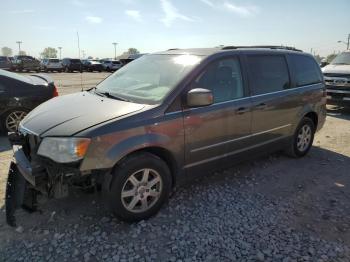  Salvage Chrysler Minivan