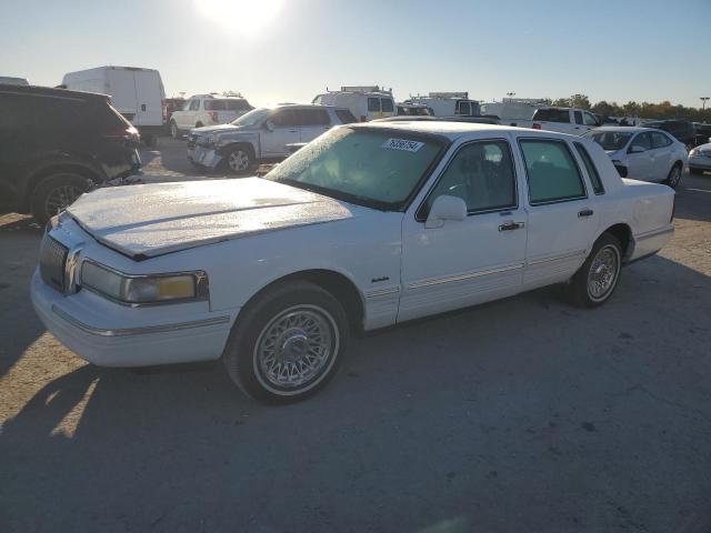  Salvage Lincoln Towncar