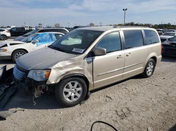  Salvage Chrysler Minivan