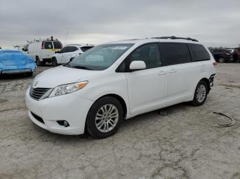  Salvage Toyota Sienna