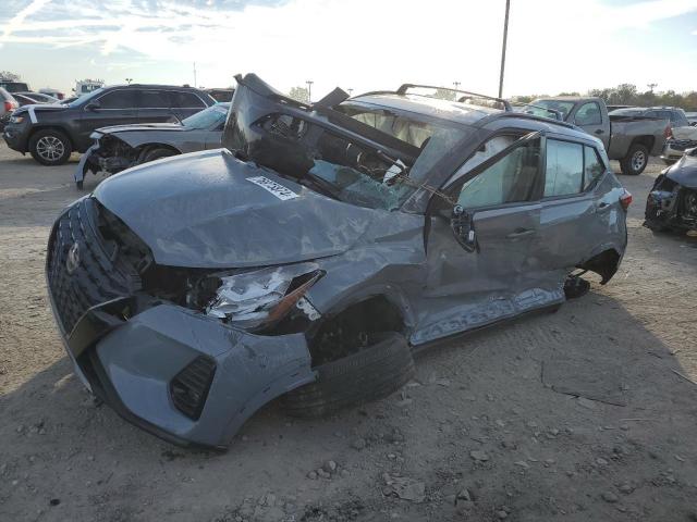  Salvage Nissan Kicks