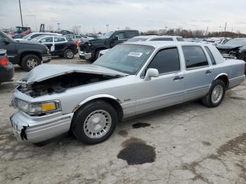  Salvage Lincoln Towncar