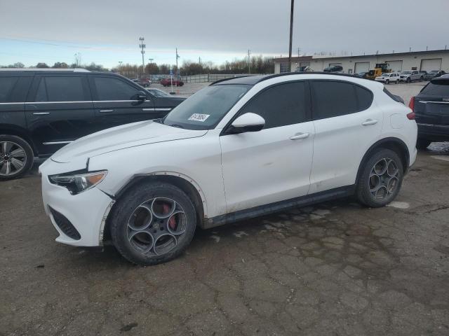  Salvage Alfa Romeo Stelvio