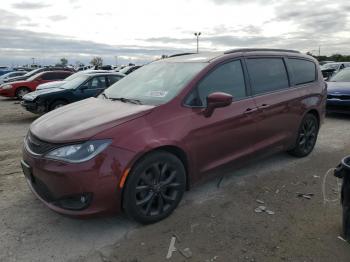  Salvage Chrysler Pacifica