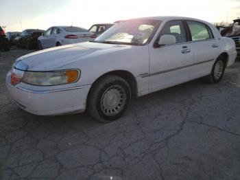  Salvage Lincoln Towncar