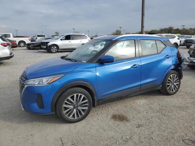  Salvage Nissan Kicks