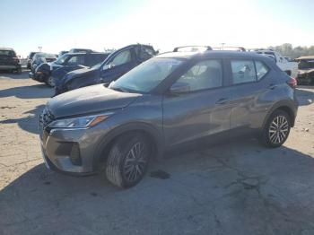  Salvage Nissan Kicks