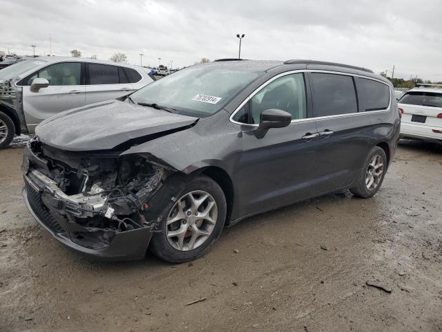  Salvage Chrysler Pacifica