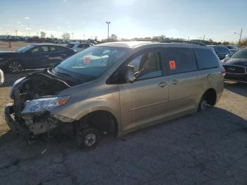  Salvage Toyota Sienna