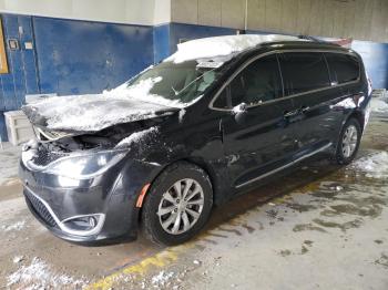  Salvage Chrysler Pacifica