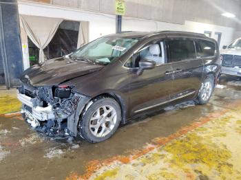  Salvage Chrysler Pacifica