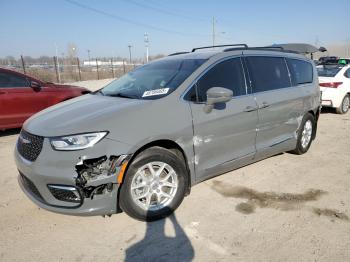  Salvage Chrysler Pacifica
