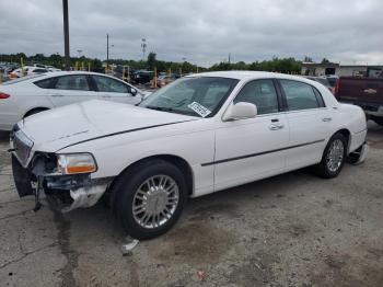  Salvage Lincoln Towncar