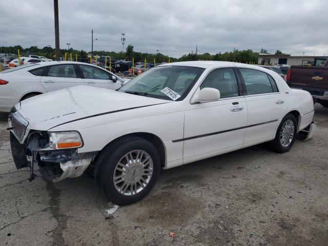  Salvage Lincoln Towncar