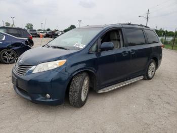  Salvage Toyota Sienna