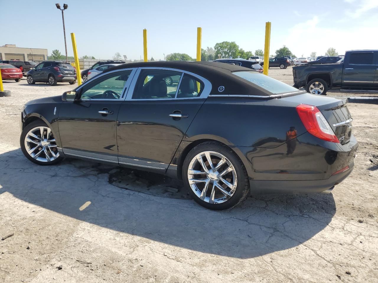 Lincoln MKS Image 11