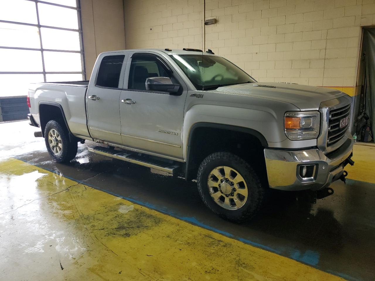 GMC Sierra K2500 Slt Image 10