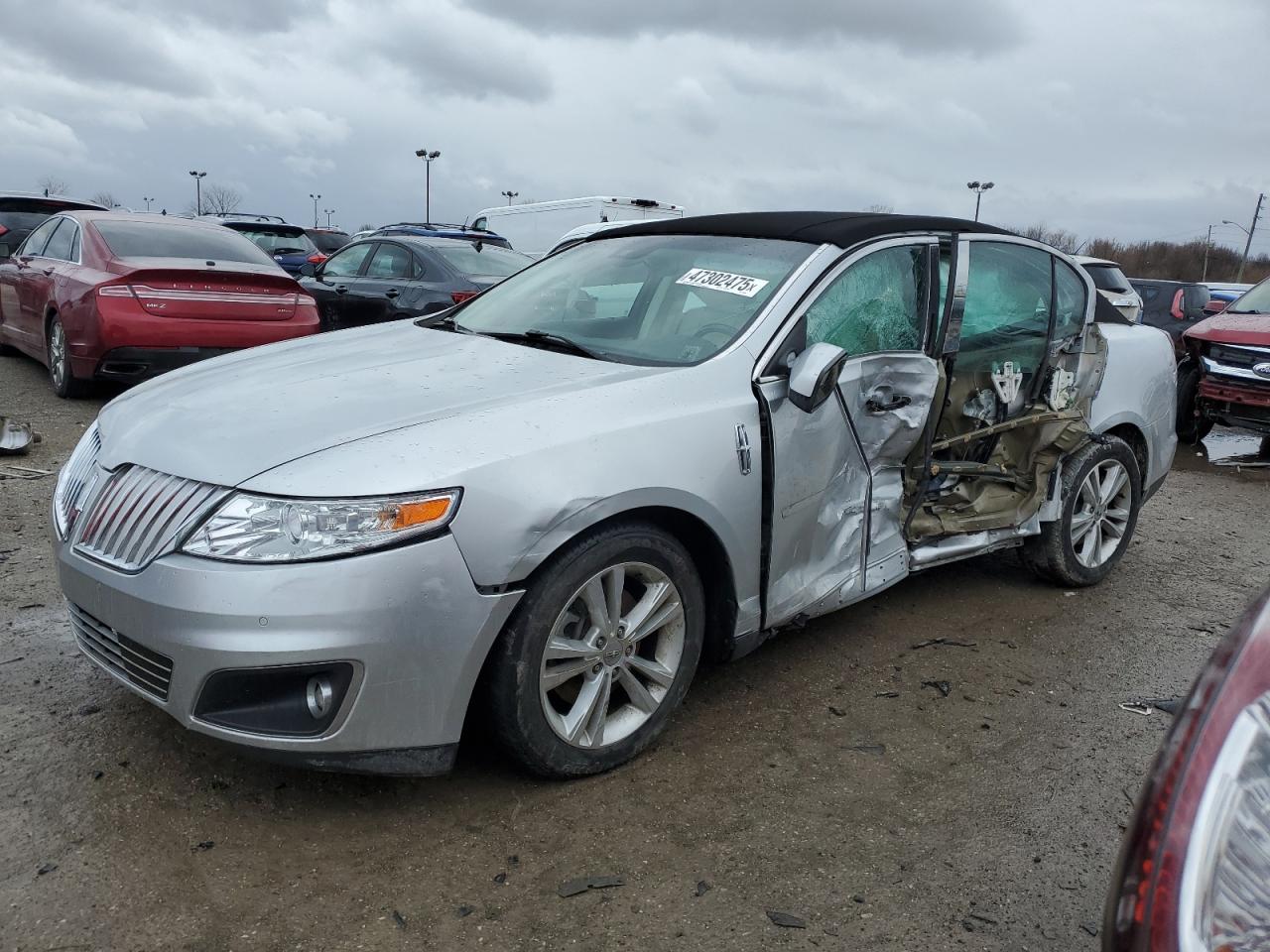 Lincoln MKS Image 1