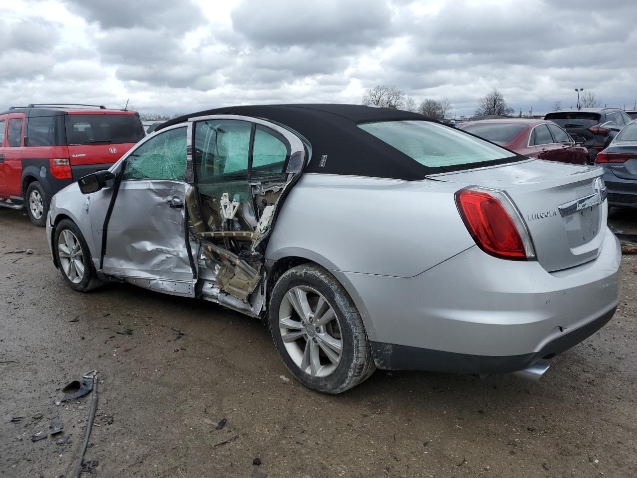 Lincoln MKS Image 11