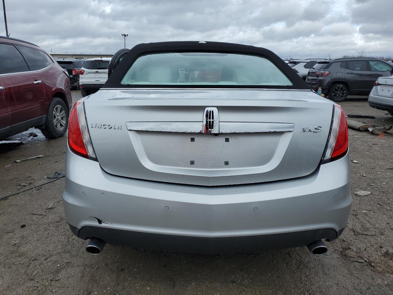 Lincoln MKS Image 6