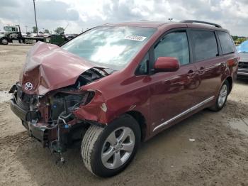  Salvage Toyota Sienna