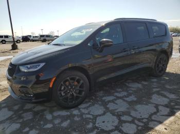  Salvage Chrysler Pacifica