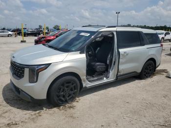  Salvage Kia Carnival