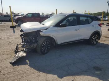  Salvage Nissan Kicks