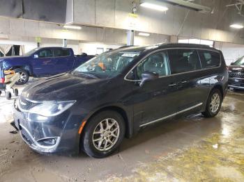  Salvage Chrysler Pacifica