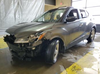  Salvage Nissan Kicks