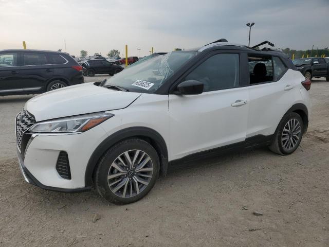  Salvage Nissan Kicks