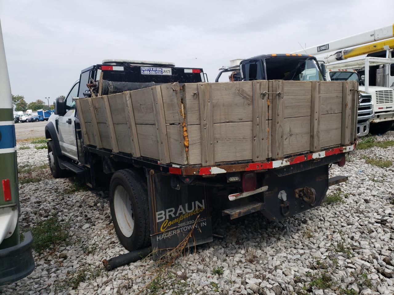 Ford F-550 Super Duty Image 11