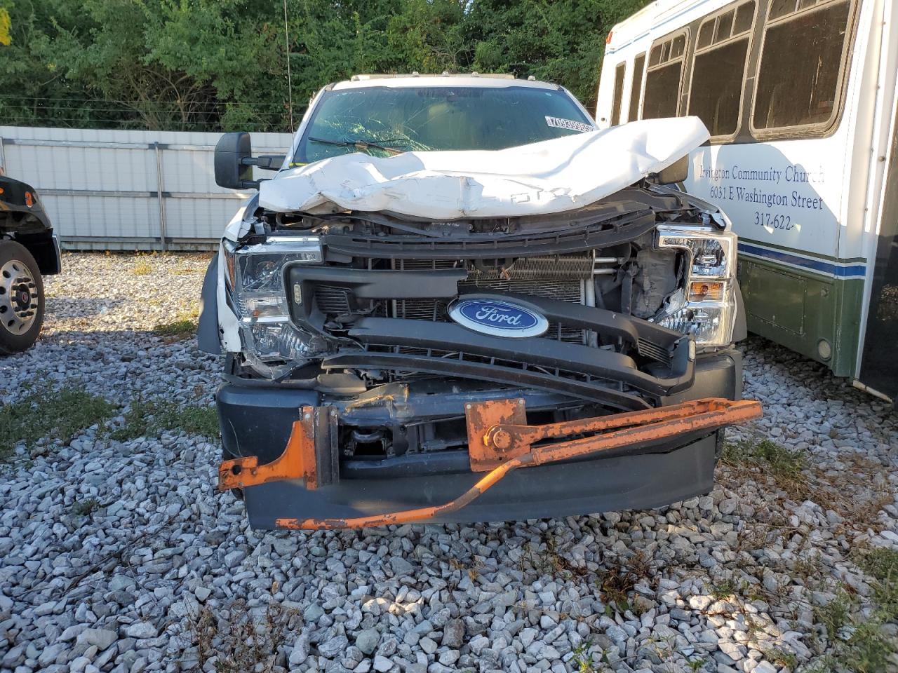 Ford F-550 Super Duty Image 2