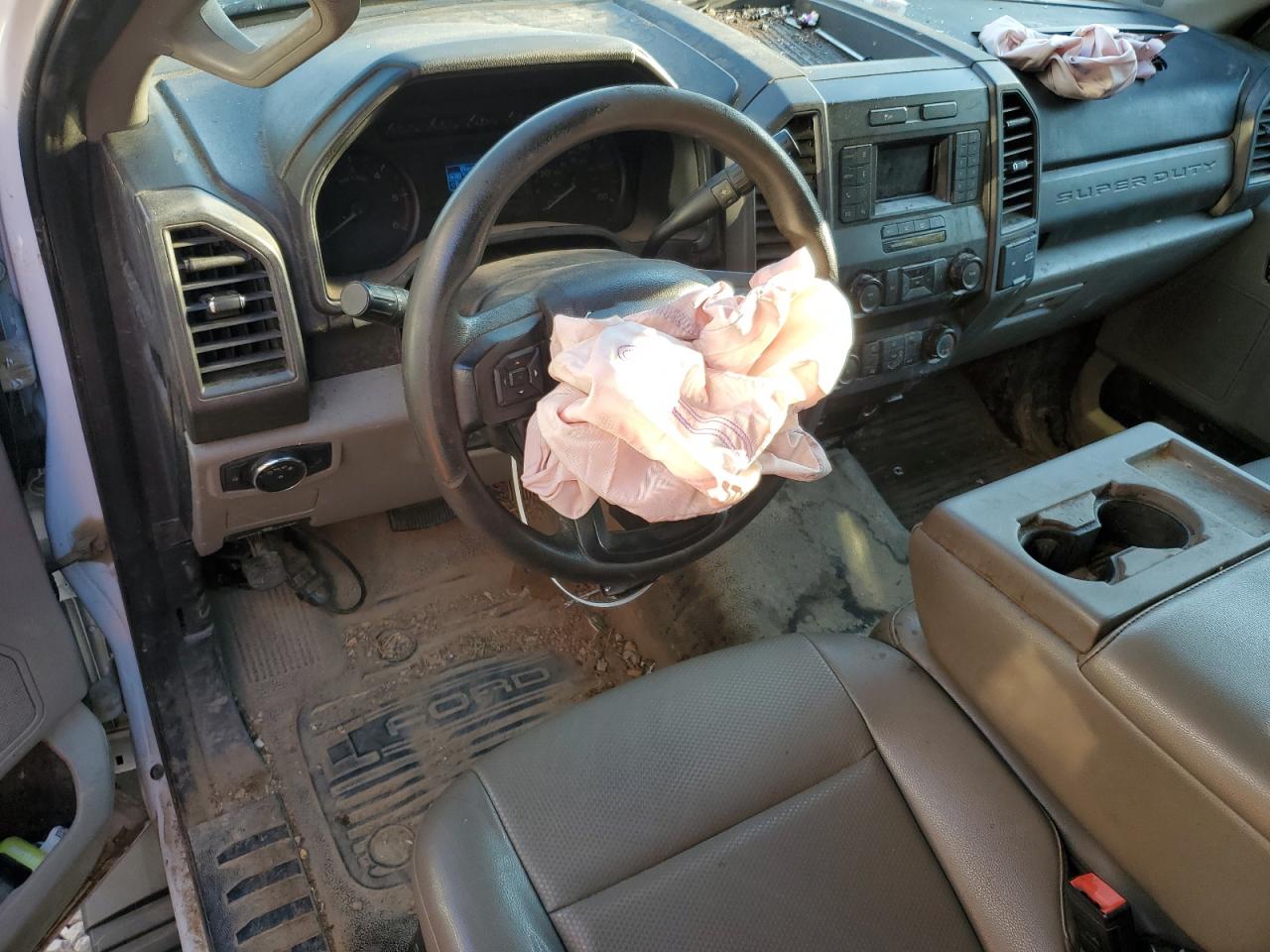 Ford F-550 Super Duty Image 3