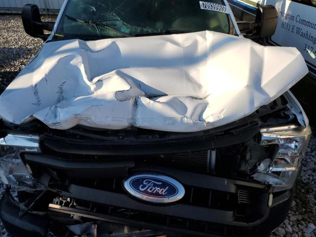 Ford F-550 Super Duty Image 4