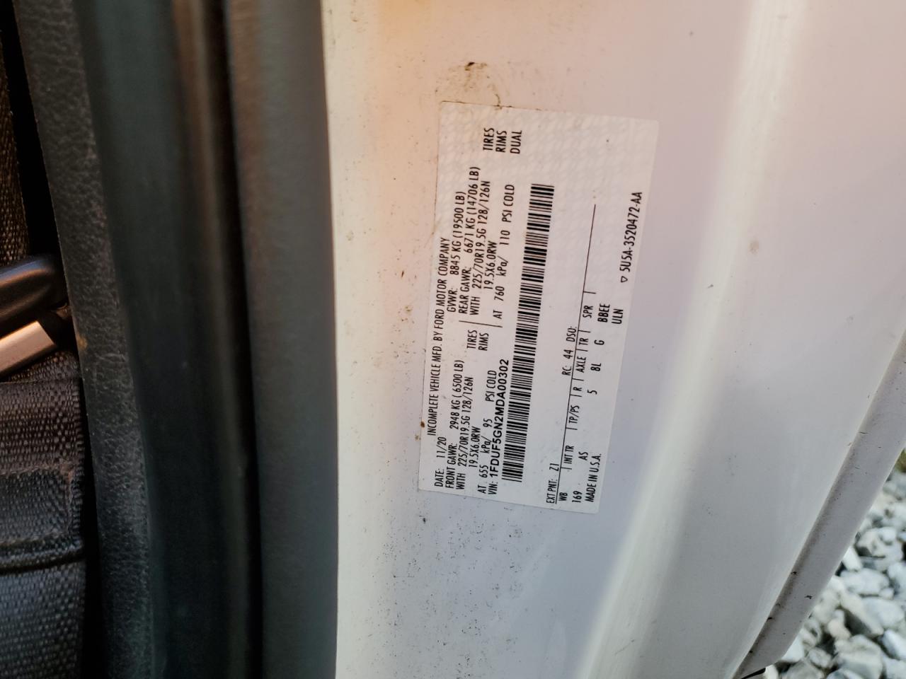 Ford F-550 Super Duty Image 9