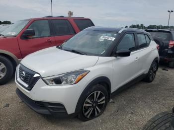  Salvage Nissan Kicks