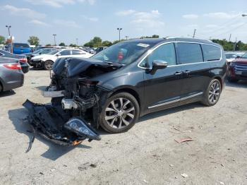  Salvage Chrysler Pacifica