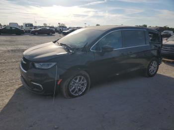  Salvage Chrysler Pacifica