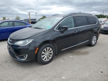  Salvage Chrysler Pacifica