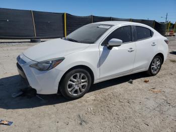  Salvage Toyota Yaris