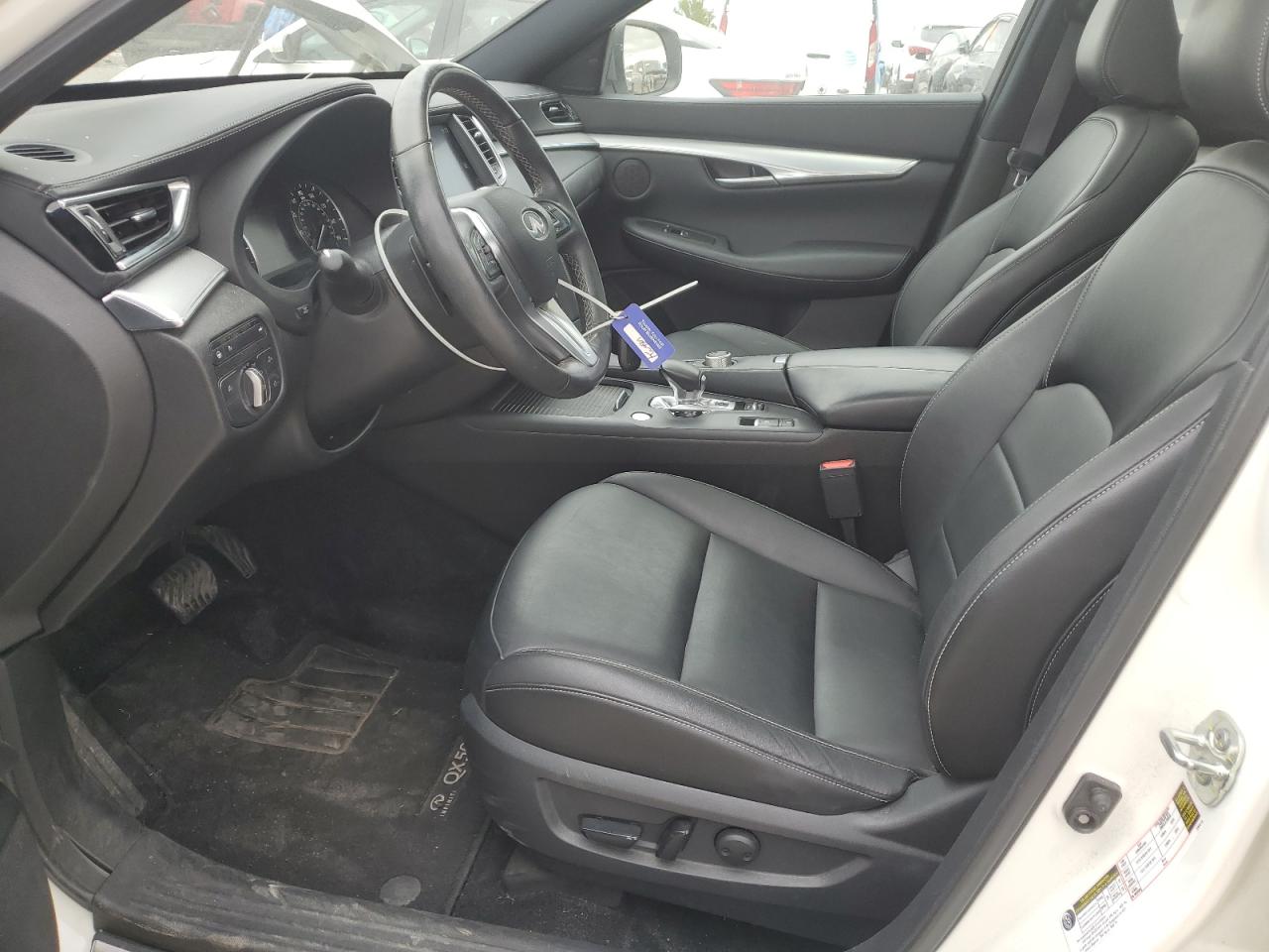 INFINITI Qx Luxe Image 8