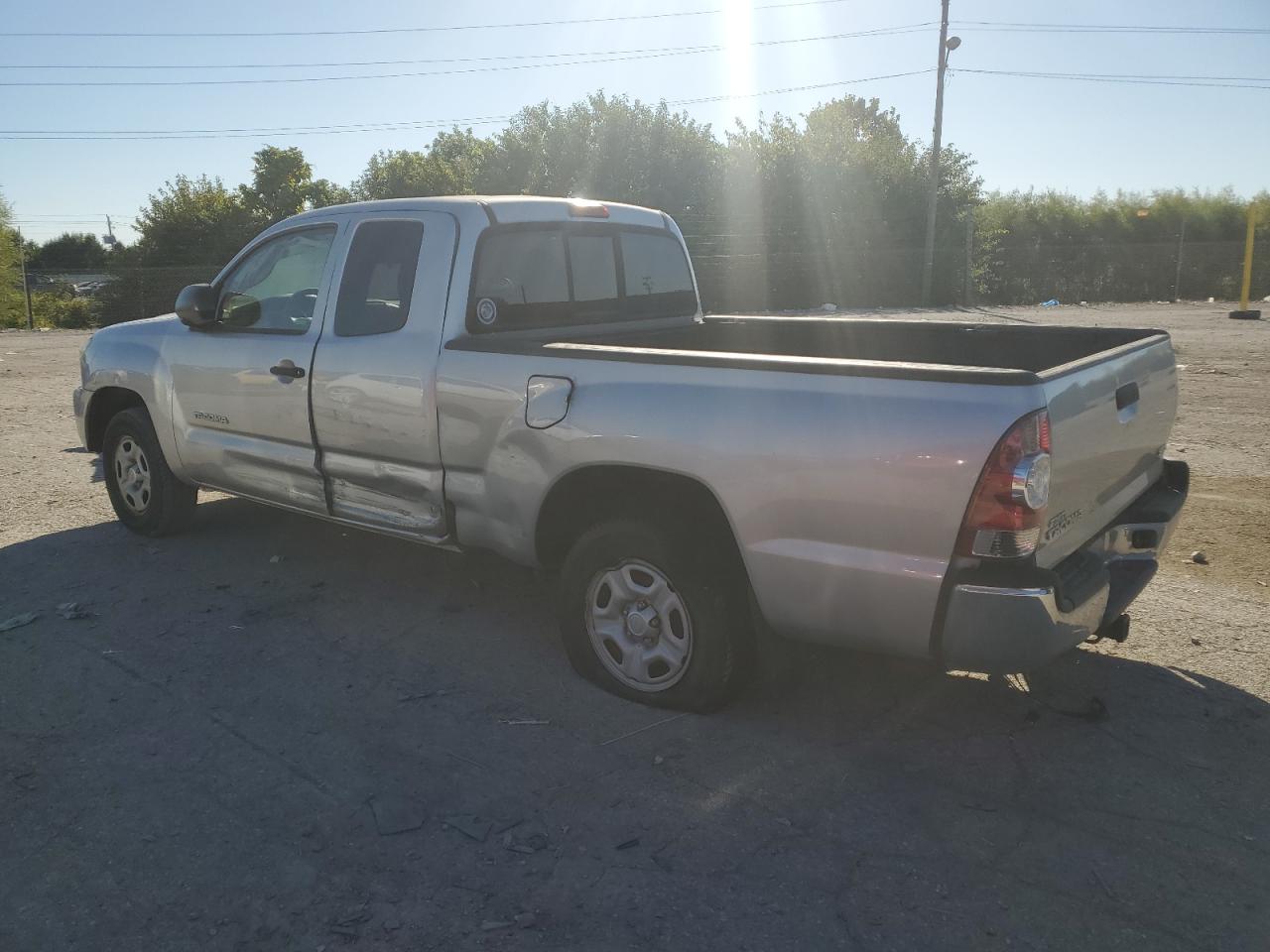 Toyota Tacoma Access Cab Image 2