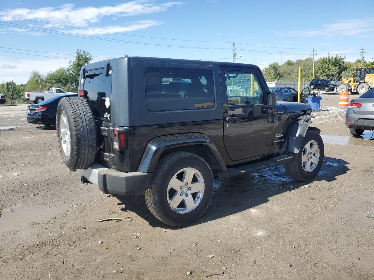 Jeep Wrangler Sahara Image 8