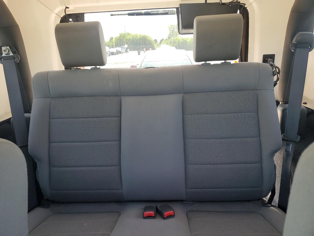 Jeep Wrangler Sahara Image 5