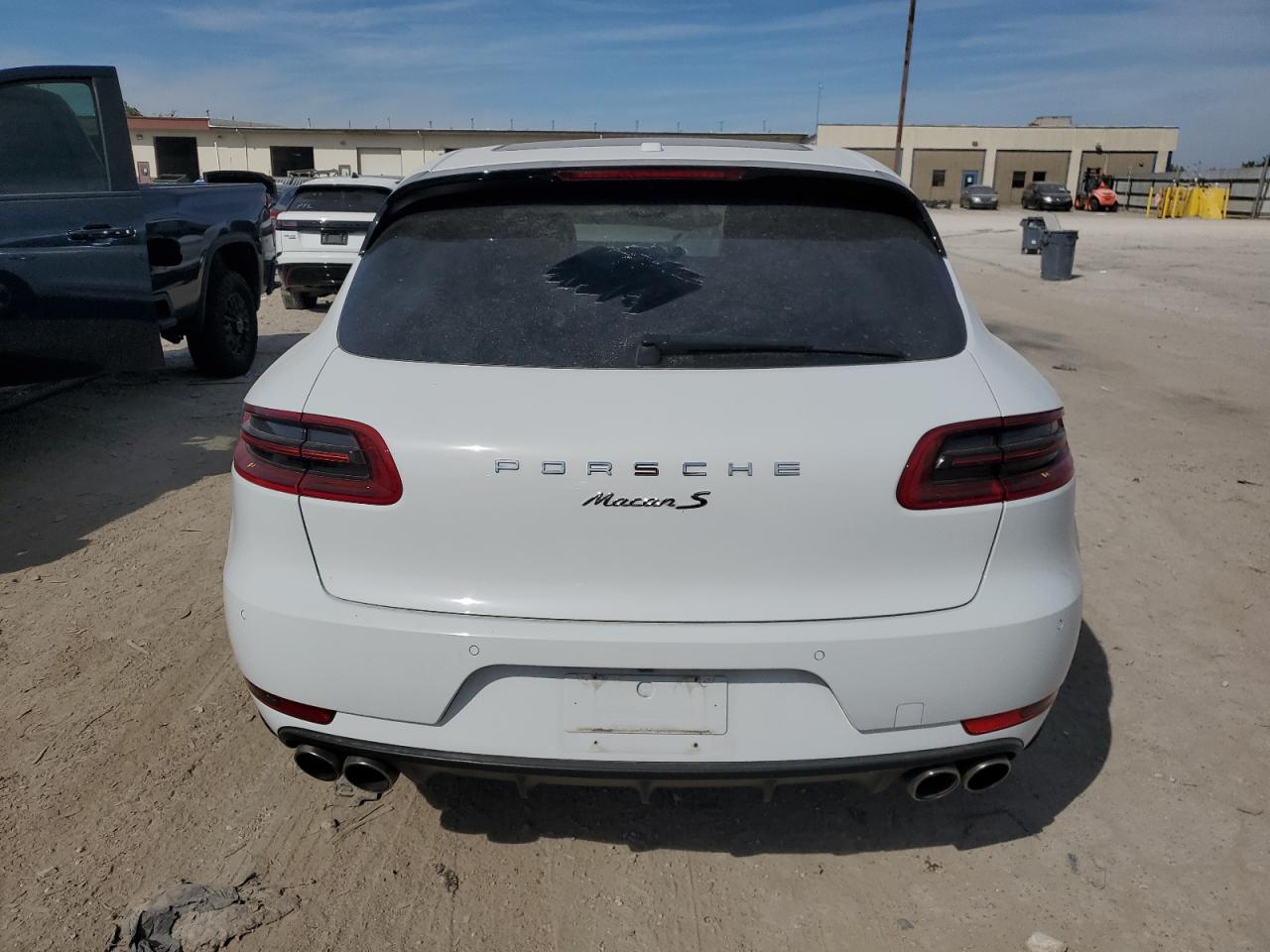 Porsche Macan S Image 2
