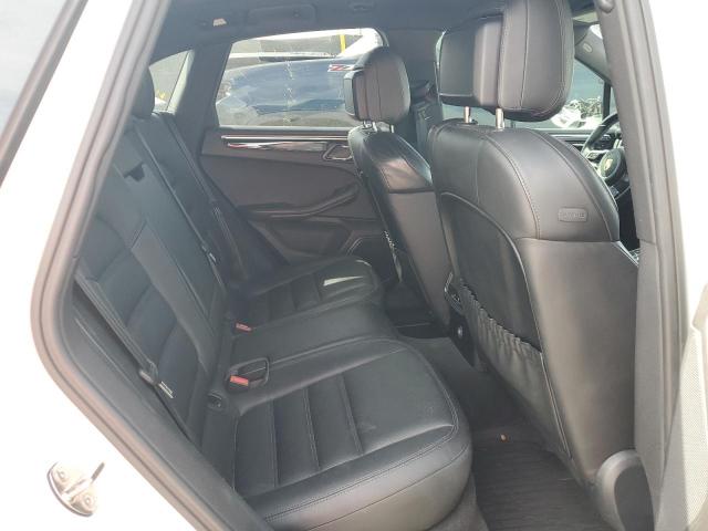 Porsche Macan S Image 6