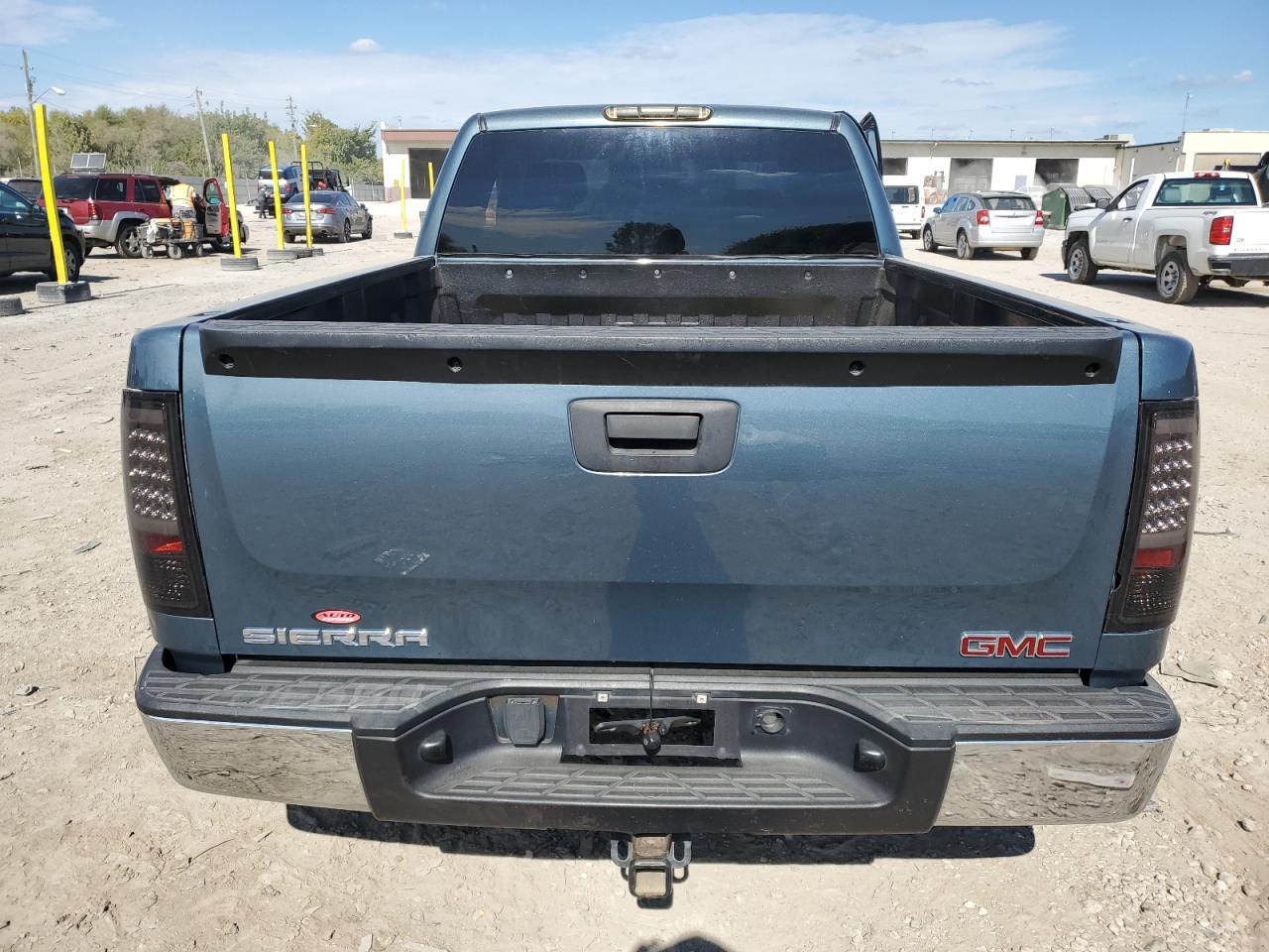 GMC Sierra C1500 Sl Image 6